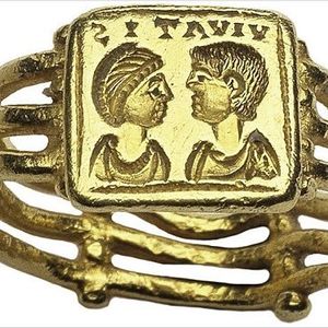 Gold ring previously described as a wedding ring, first–third century CE. A marital function requires supporting context or an inscription.