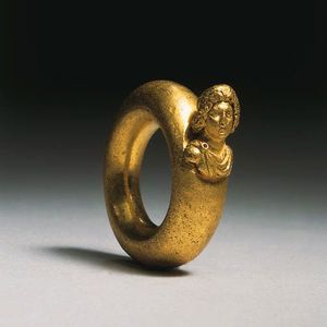Roman gold ring with a female bust, first–second century CE.