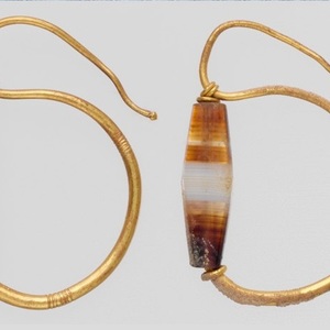 Roman Earrings. Found in Crete. Preserved at the New York Metropolitan Museum of Art. 1st century BC-2nd century AD
