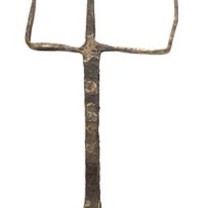 Crest holder. The material is a copper-containing alloy. Windisch, Switzerland. 40-140 CE