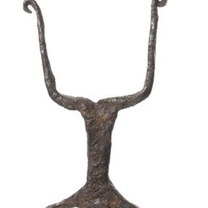 Crest holder. Early to mid 1st century CE