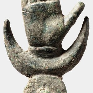 Сигна из бронзы с ладонью. Аукцон в Мюнхене. 2-3 век н.э.