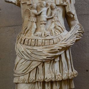 Fragment of a cuirassed statue. Marble, 125–150 CE; Archaeological Museum of Ancient Corinth, S-1081. Military imagery alone does not establish the appointment of legate.