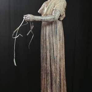 The charioteer. Part of a bronze sculptural composition – dedications of Sicilian tyrants to Delphi. Delphi,Archaeological Museum. Around 470 BC.