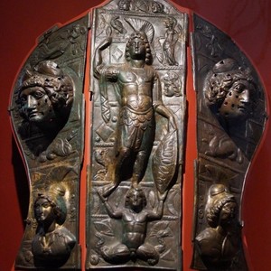 Large three-part chanfronte, type C, first third of the 13th century AD, Straubing, Germany.