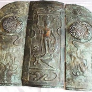 Large three-part chanfron, type C, late II-early III century AD, anakkale Arkeoloji Müzesi, Turkey.