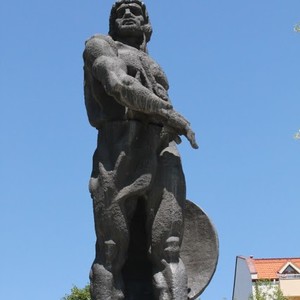 Памятник Спартаку в г. Сарданиски. Болгария.