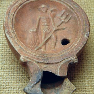 Лампа с гладиатором. Musée gallo-romain de Fourvière, Lyon. 1-2 век н.э.