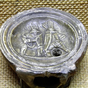 Лампа с гладиаторами. Musée gallo-romain de Fourvière, Lyon. 1-2 век н.э.