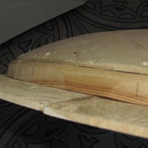 Неплотно примыкающий край линзы