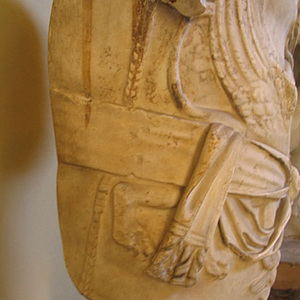 A fragment of the statue wearing lorica musculata. 1-2 century CE