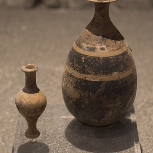 Finds from Sarno tomb No. 1801. Museo Archeologico della Valle del Sarno, Sarno, Campania, Italy. 4th century BC