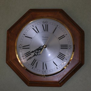 Modern clock face with Roman numerals I–XII: an example of later reception, not an ancient source. Photo: Notwist, Wikimedia Commons; public domain.