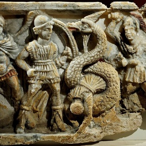 Battle of Cadmus with the dragon. Relief of the front wall of an Etruscan funeral urn for ashes. Alabaster. Inv. № I 1045. Vienna, Museum of Art History. 2nd century BC