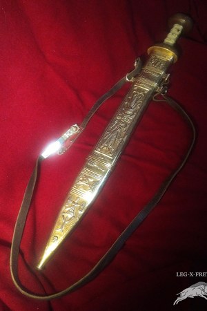 Pugio and sources for the officer's kit.