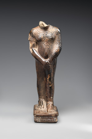 Стоящая фигура Аменхотепа III. XVIII династия, ок. 1390-1352 годов до н. э.; Metropolitan Museum of Art.