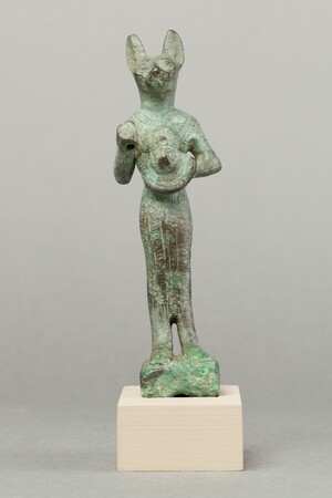 Фигура Бастет. Поздний период - птолемеевское время, 664-30 годы до н. э.; Metropolitan Museum of Art.
