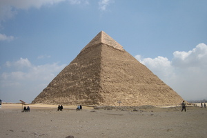 South-west corner of Khafre's pyramid: masonry courses and the preserved core mass are visible.