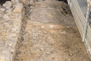 Биллингсгейтский римский дом и бани в Лондоне: сохранившиеся стены и отопительные структуры городского комплекса.