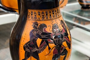 Персей убивает Медузу; рядом Гермес. Аттическая чернофигурная ольпа мастера Амасиса, около 550-530 годов до н. э.; Британский музей.