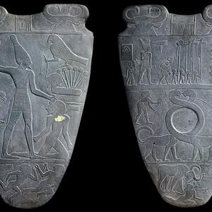 Narmer Palette. Hierakonpolis, late Predynastic to early First Dynasty; Egyptian Museum, Cairo.