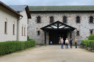 Реконструированные principia Заальбурга, центральное штабное здание форта.