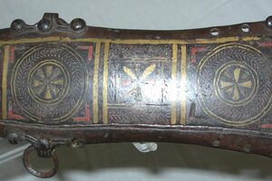 Type II pugio with ornamented scabbard; example of combined geometric and vegetal decoration.