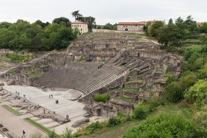 Лугдун / Лион: Lyon 5 - Théâtre antique de Fourvière 01; визуальный источник по памятнику, римский период, археологическая зона или музейный контекст.
