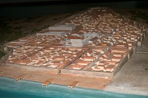 Баэло-Клаудия: Maqueta Baelo Claudia 01; визуальный источник по памятнику, римский период, археологическая зона или музейный контекст.