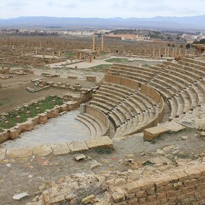 Тимгад / Thamugadi: Timgad, Algeria - panoramio (30); визуальный источник по памятнику, римский период, археологическая зона или музейный контекст.