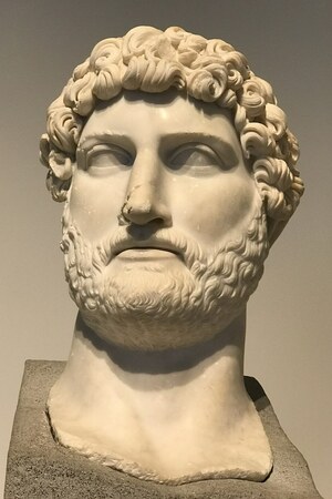 Сагаласс: Head of the statue of emperor Hadrian; визуальный источник по памятнику, римский период, археологическая зона или музейный контекст.