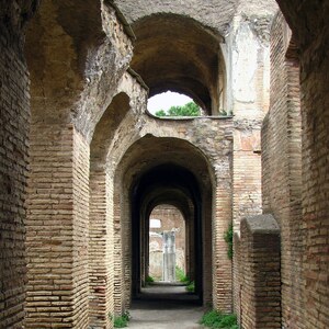 Остия Антика: Ostia antica-21; визуальный источник по памятнику, римский период, археологическая зона или музейный контекст.
