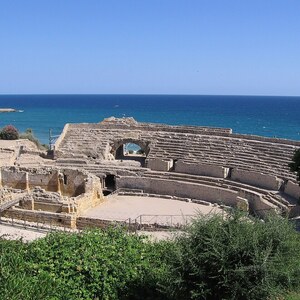 Таррако / Таррагона: Amphithéâtre de Tarragona; визуальный источник по памятнику, римский период, археологическая зона или музейный контекст.