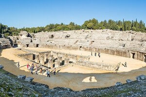 Италика: Anfiteatro de las ruinas romanas de Itálica, Santiponce, Sevilla, España, 2015-12-06, D...; визуальный источник по памятнику, римский период, археологическая зона или музейный контекст.