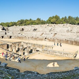 Italica: Anfiteatro de las ruinas romanas de Itálica, Santiponce, Sevilla, España, 2015-12-06, D...; visual evidence for the site, Roman period, archaeological site or museum context.