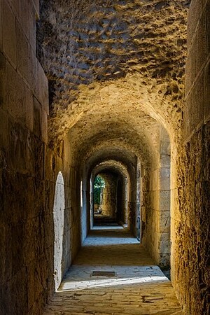 Италика: Anfiteatro de las ruinas romanas de Itálica, Santiponce, Sevilla, España, 2015-12-06, D...; визуальный источник по памятнику, римский период, археологическая зона или музейный контекст.