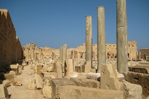 Лептис-Магна: Forum leptis magna; визуальный источник по памятнику, римский период, археологическая зона или музейный контекст.