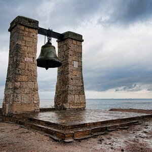 Roman Finds in Crimea: Chersonesos Bell; visual evidence for the site, ancient and Roman-period context of the northern Black Sea.