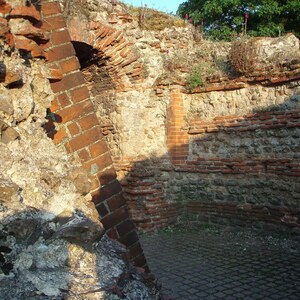 Camulodunum / Colchester: Camulodunum Roman Wall, Colchester; archaeological view, find or museum context connected with the site, Roman period or local archaeological context.