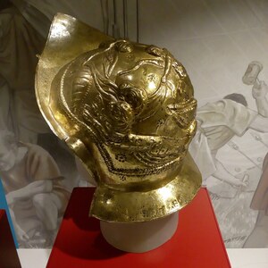 Тримонтиум / Ньюстед: The Newstead helmet on loan to Vindalanfa museum; предмет материальной культуры или музейная находка, связанный с памятником, римский период или локальный археологический контекст.