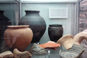 Trimontium / Newstead: Trimontium pottery Melrose museum 20140527; material-culture object or museum find connected with the site, Roman period or local archaeological context.