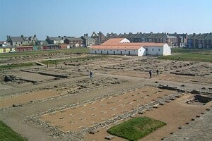 Арбея: Roman Fort, The Lawe, South Shields, Tyne and Wear - geograph.org.uk - 1416; предмет материальной культуры или музейная находка, связанный с памятником, римский период или локальный археологический контекст.