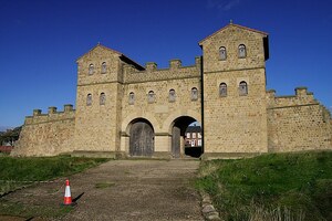 Арбея: Arbeia-South Shields - panoramio; предмет материальной культуры или музейная находка, связанный с памятником, римский период или локальный археологический контекст.