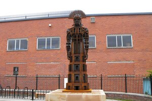 Сегедунум: Roman statue at Segedunum Fort, Wallsend; предмет материальной культуры или музейная находка, связанный с памятником, римский период или локальный археологический контекст.