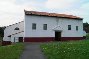 Сегедунум: The replica Roman bath house at Segedunum fort in Wallsend; археологический вид, находка или музейный контекст, связанный с памятником, римский период или локальный археологический контекст.