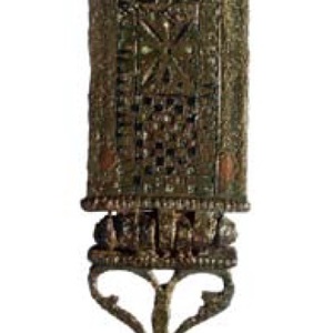 Pugio suspension fitting from Tilurium, near Gardun, Croatia; first century CE. Catalogue illustration.