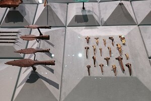 Лондиний: London Mithraeum 02; археологический вид, находка или музейный контекст, связанный с памятником, римский период или локальный археологический контекст.
