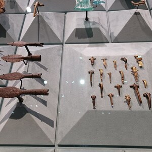 Лондиний: London Mithraeum 02; археологический вид, находка или музейный контекст, связанный с памятником, римский период или локальный археологический контекст.