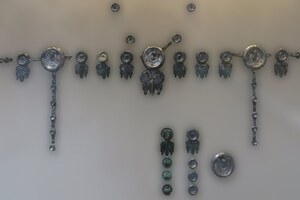 Колония Ульпия Траяна / Ксантен: Silvered-bronze horse trappings from Xanten (BM); археологический вид, находка или музейный контекст, связанный с памятником, римский период или локальный археологический контекст.