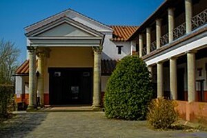 Колония Ульпия Траяна / Ксантен: Colonia Ulpia Traiana, Xanten - römische Herberge - Porticus; археологический вид, находка или музейный контекст, связанный с памятником, римский период или локальный археологический контекст.